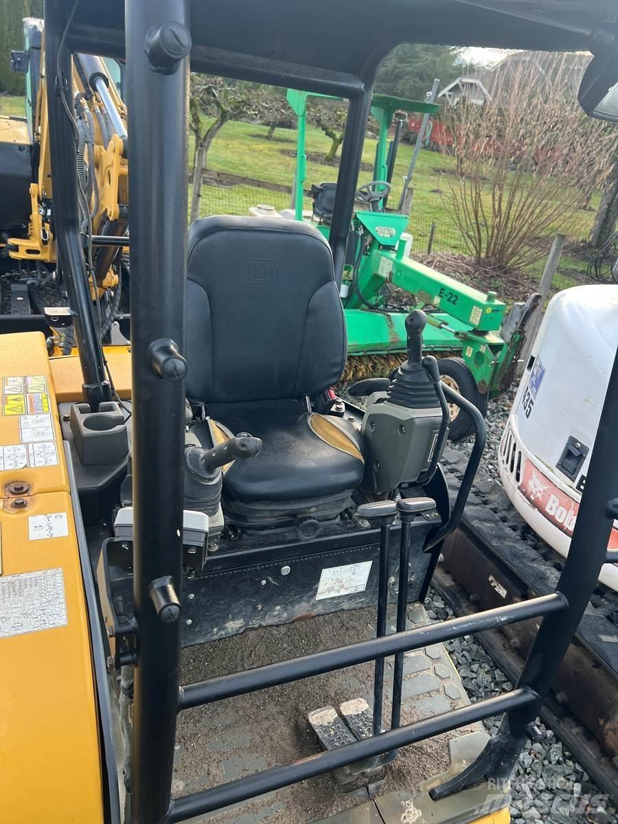 CAT 305 Mini excavators < 7t (Mini diggers)