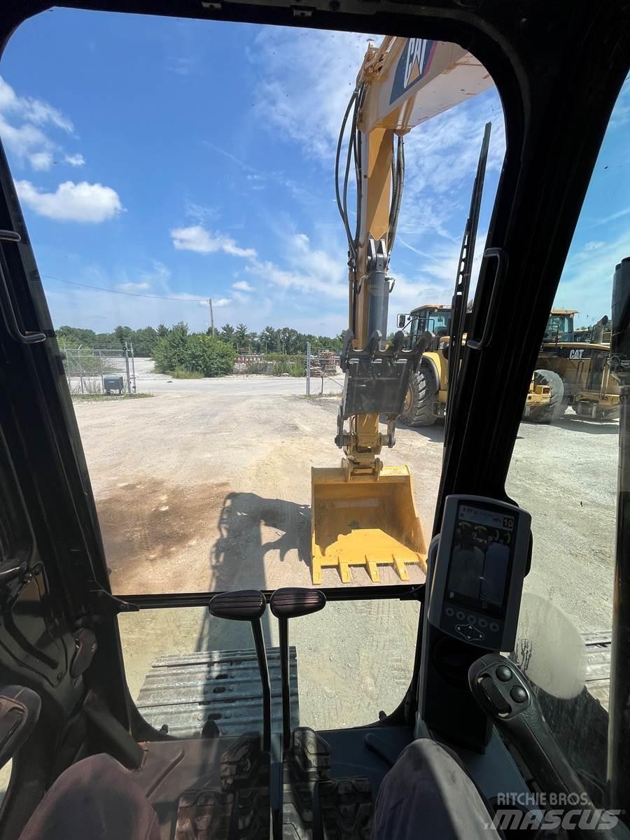 CAT 313FL Crawler excavators