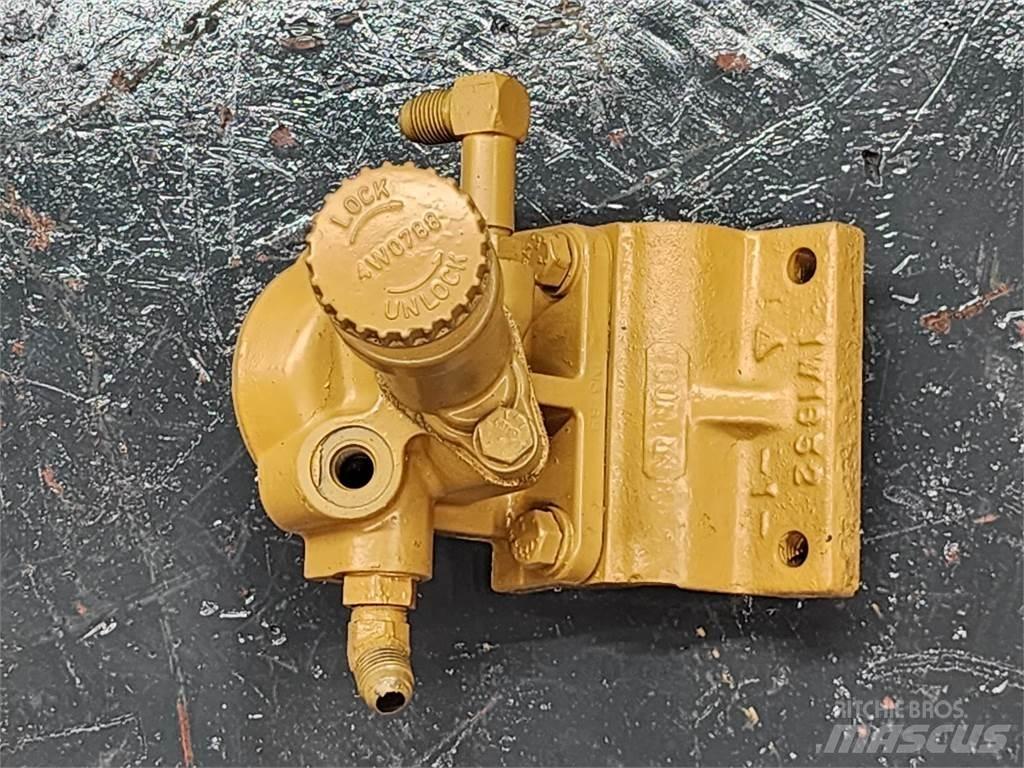 CAT 3208 Other components