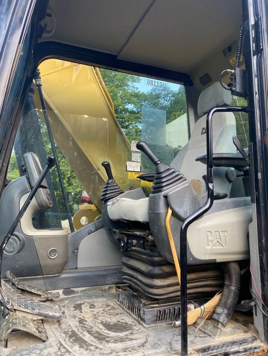 CAT 324DL Long reach excavators