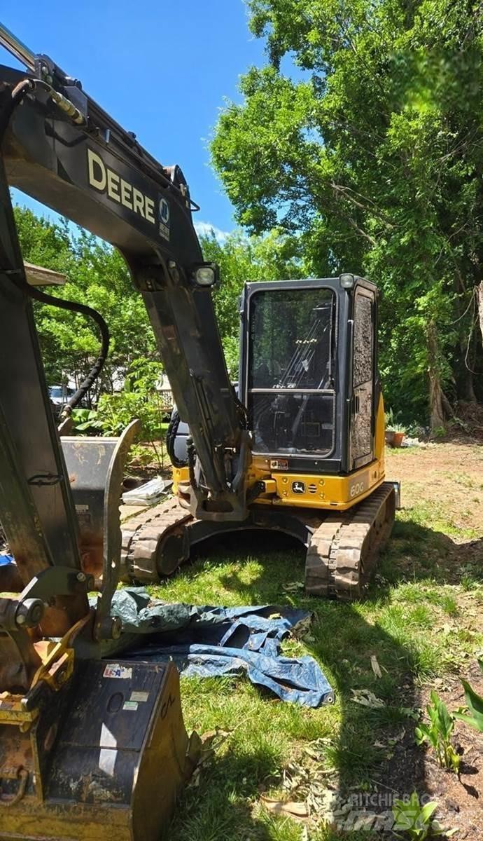CAT 60 Mini excavators < 7t (Mini diggers)