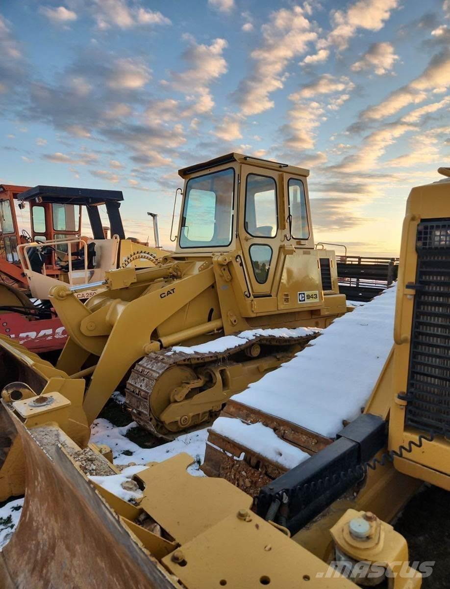 CAT 943 Crawler loaders