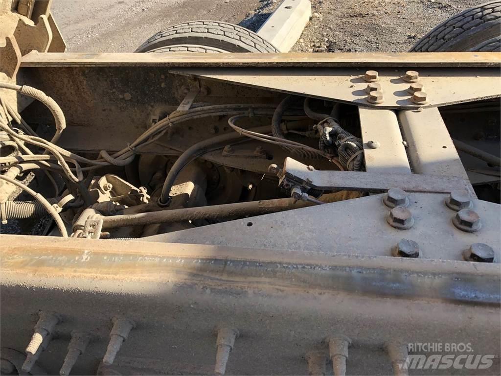 CAT CT660 Tipper trucks