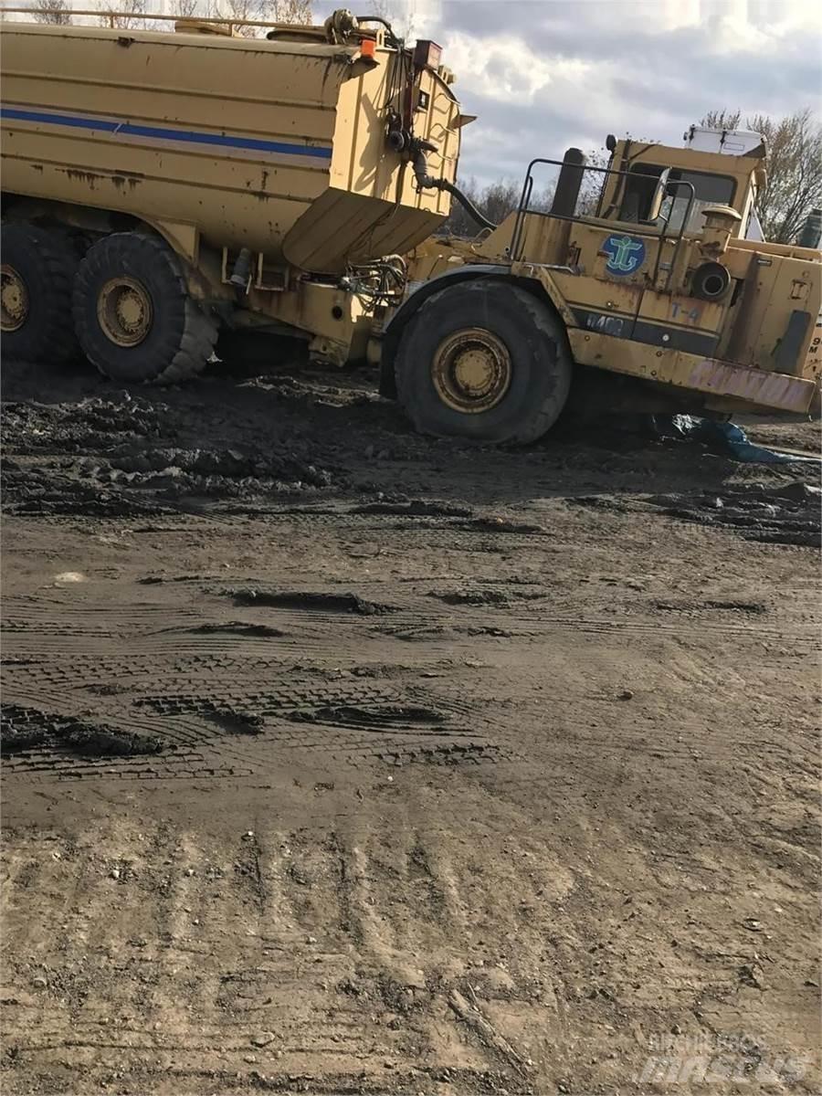 CAT D400 Tanker trucks