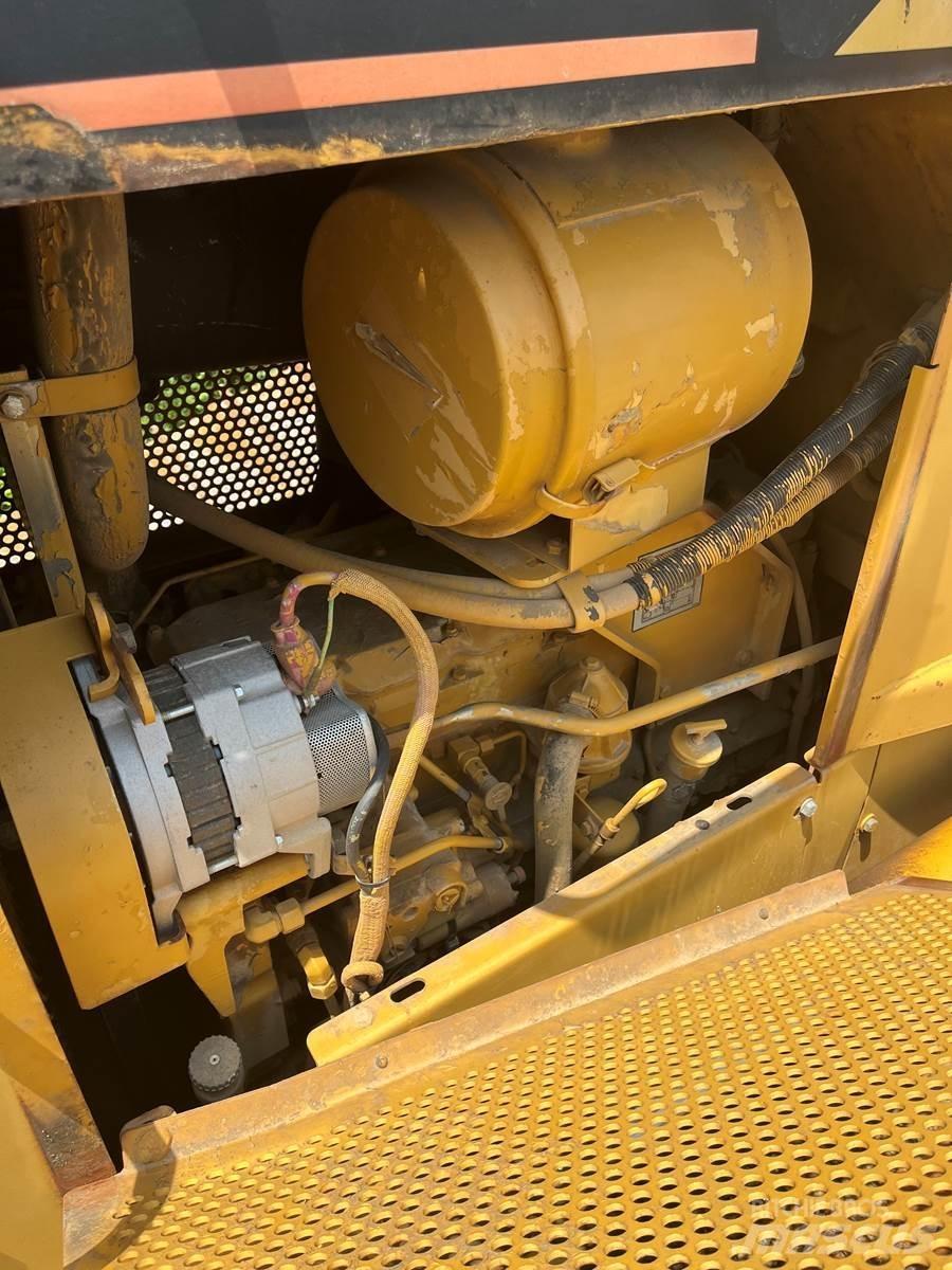 CAT D5M Crawler dozers