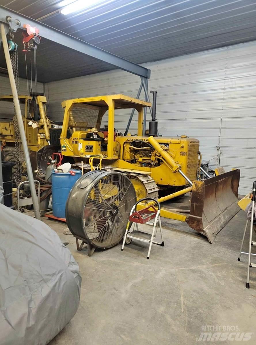 CAT D6B Crawler dozers