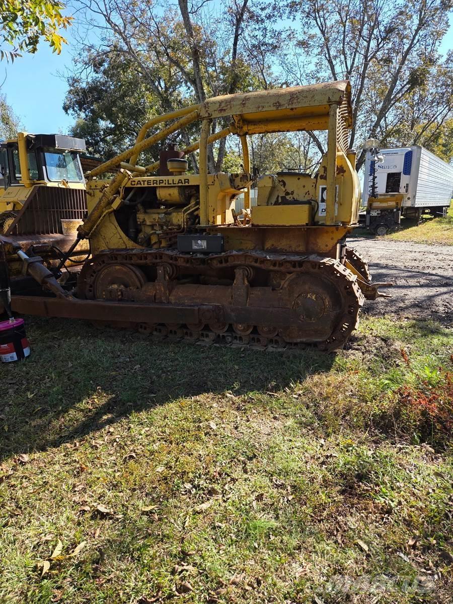CAT D6C Crawler dozers