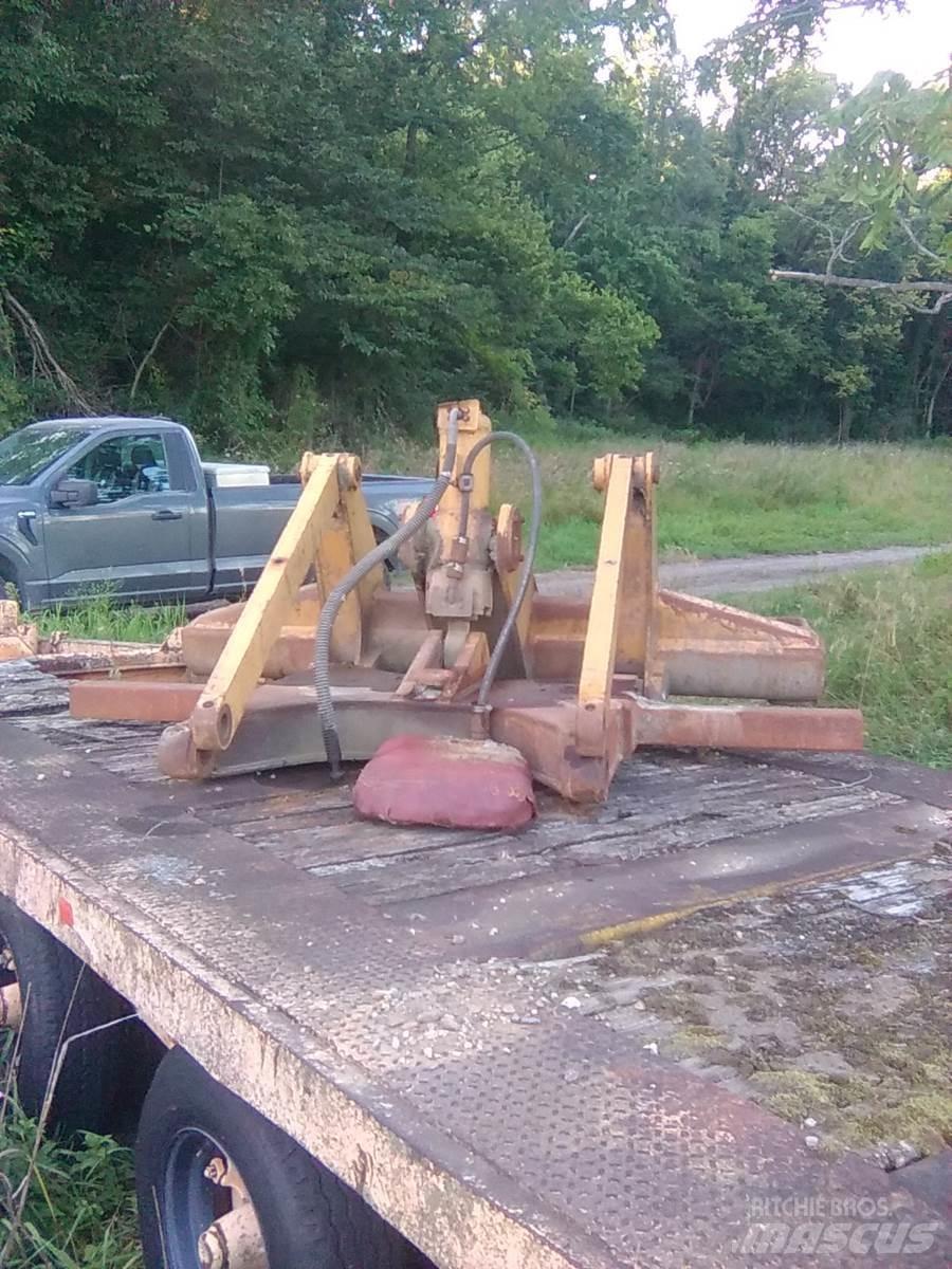 CAT D6R Scarifiers