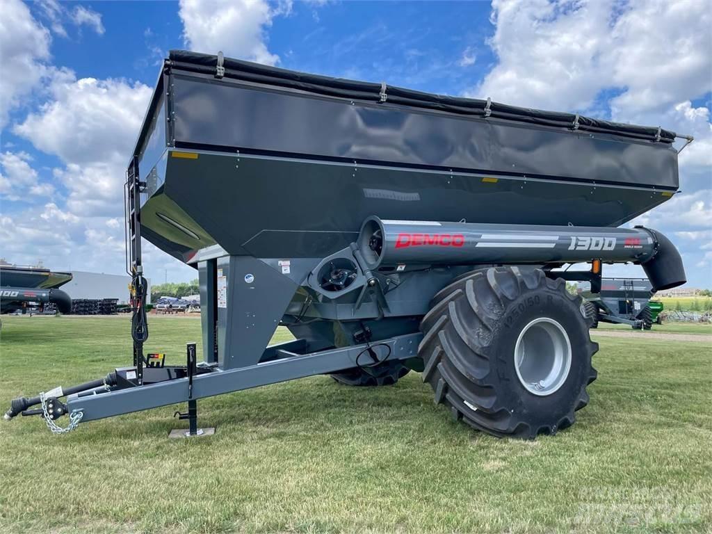 Demco 1322 Grain / Silage Trailers