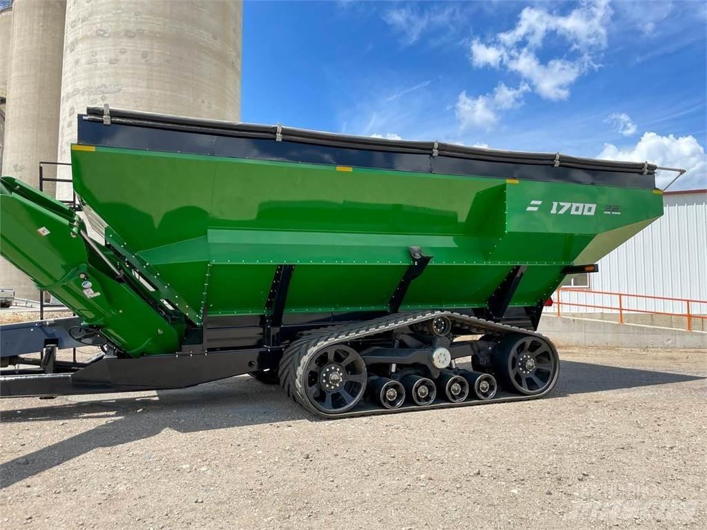 Demco 1722 Grain / Silage Trailers