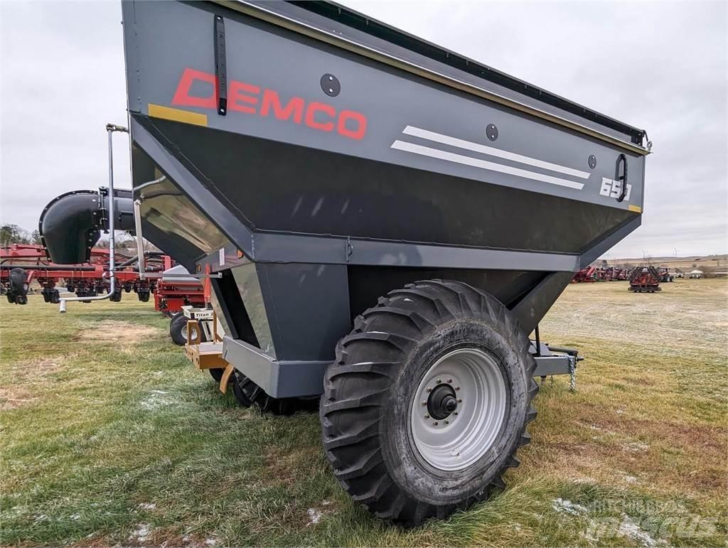 Demco 650 Grain / Silage Trailers