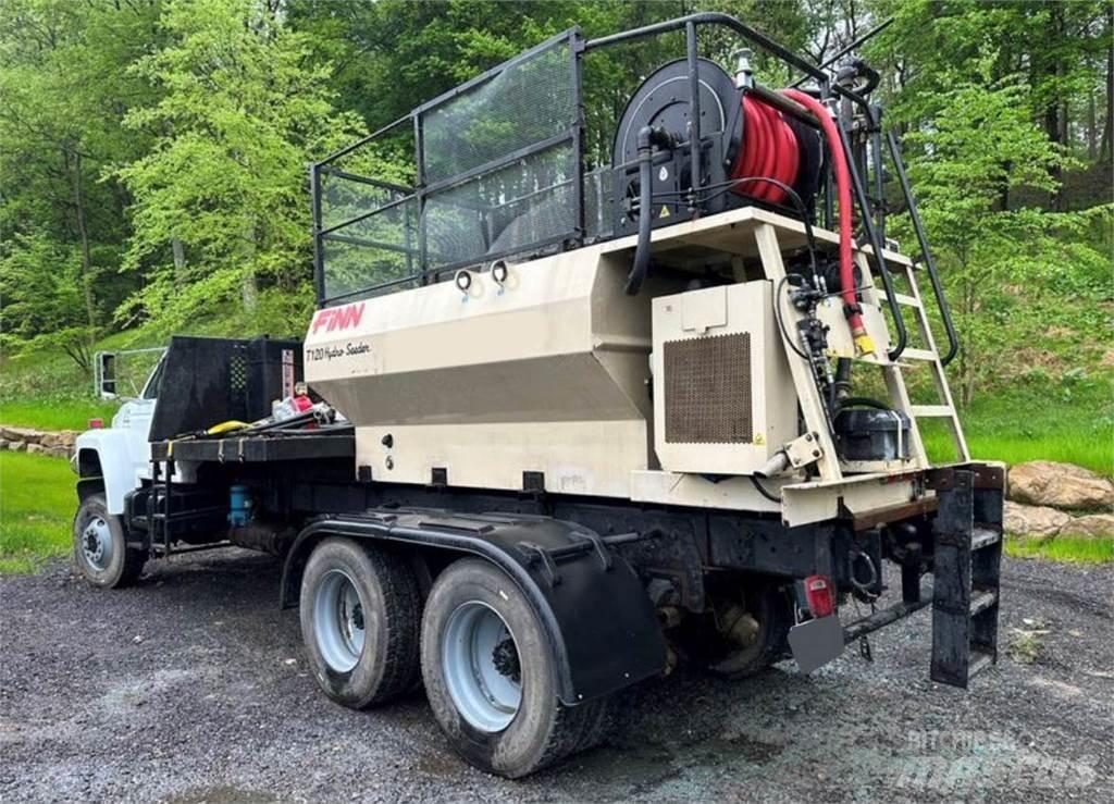Finn T120 Hopper equipment, blowers and elevators