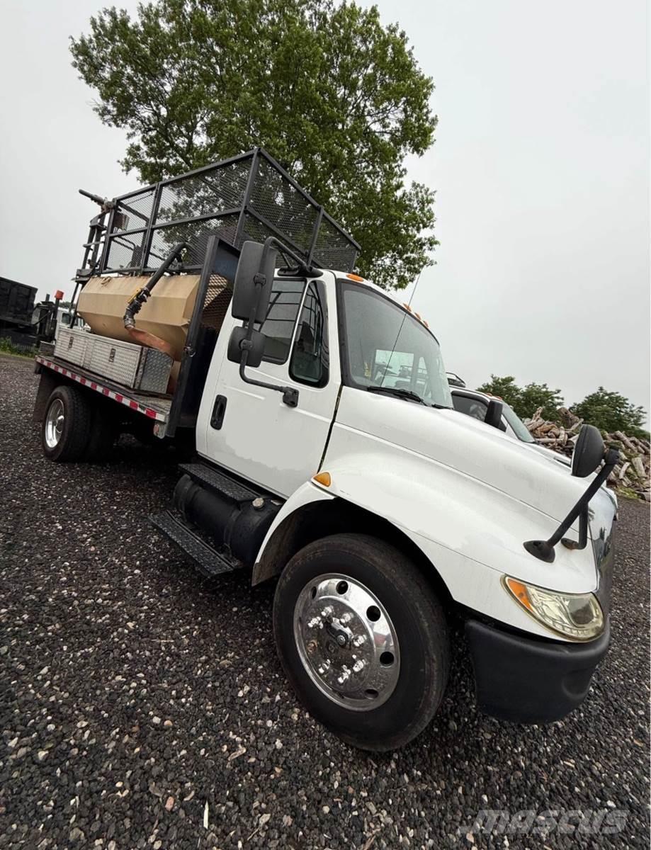 Finn T120 Hopper equipment, blowers and elevators