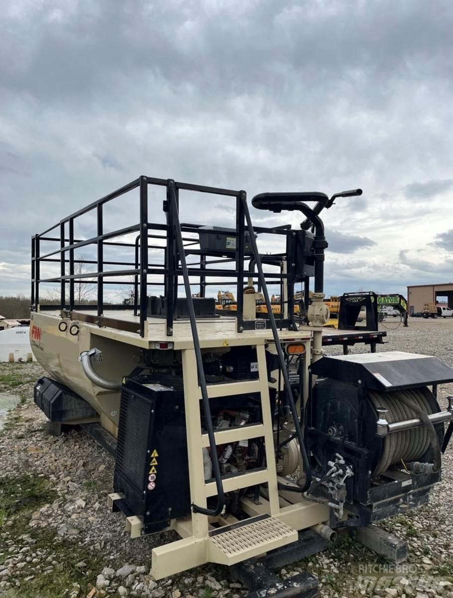 Finn T170 Hopper equipment, blowers and elevators