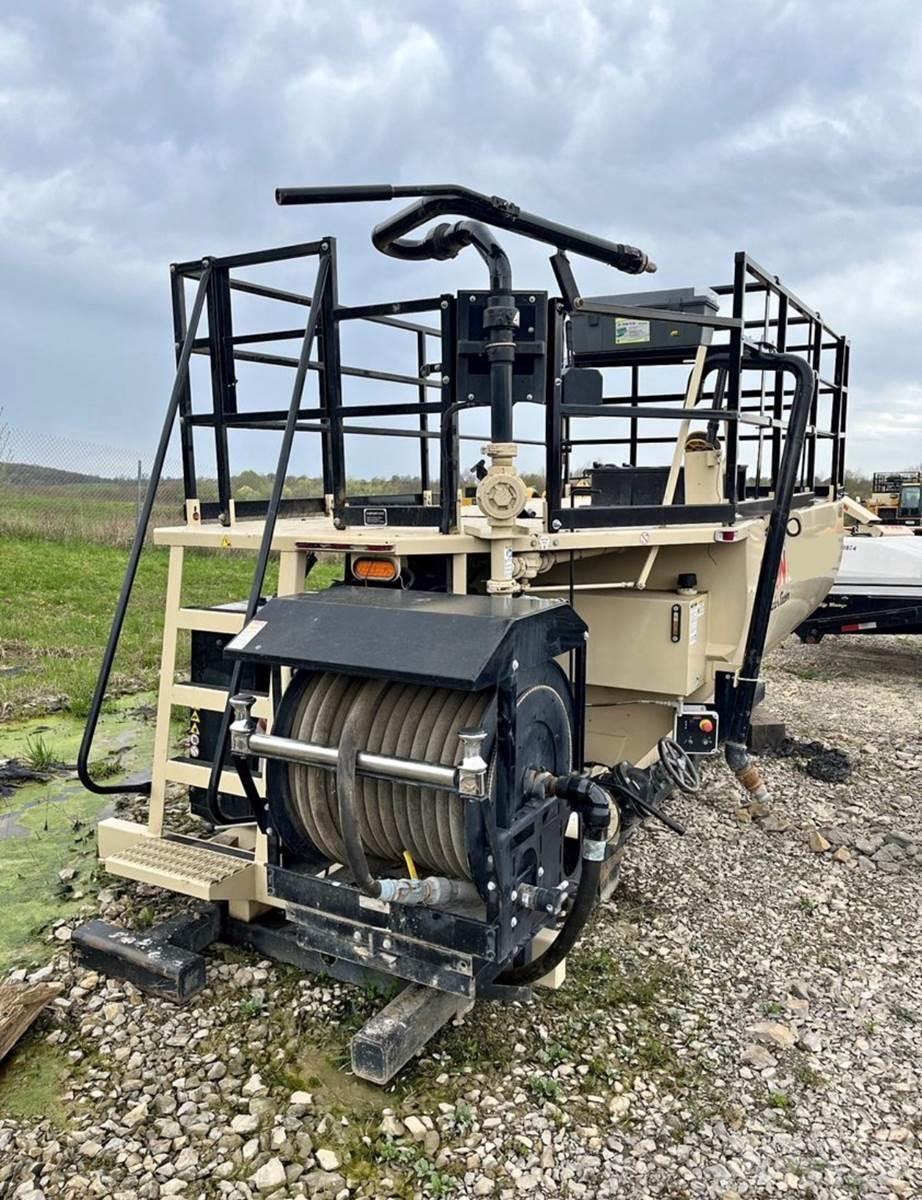 Finn T170 Hopper equipment, blowers and elevators