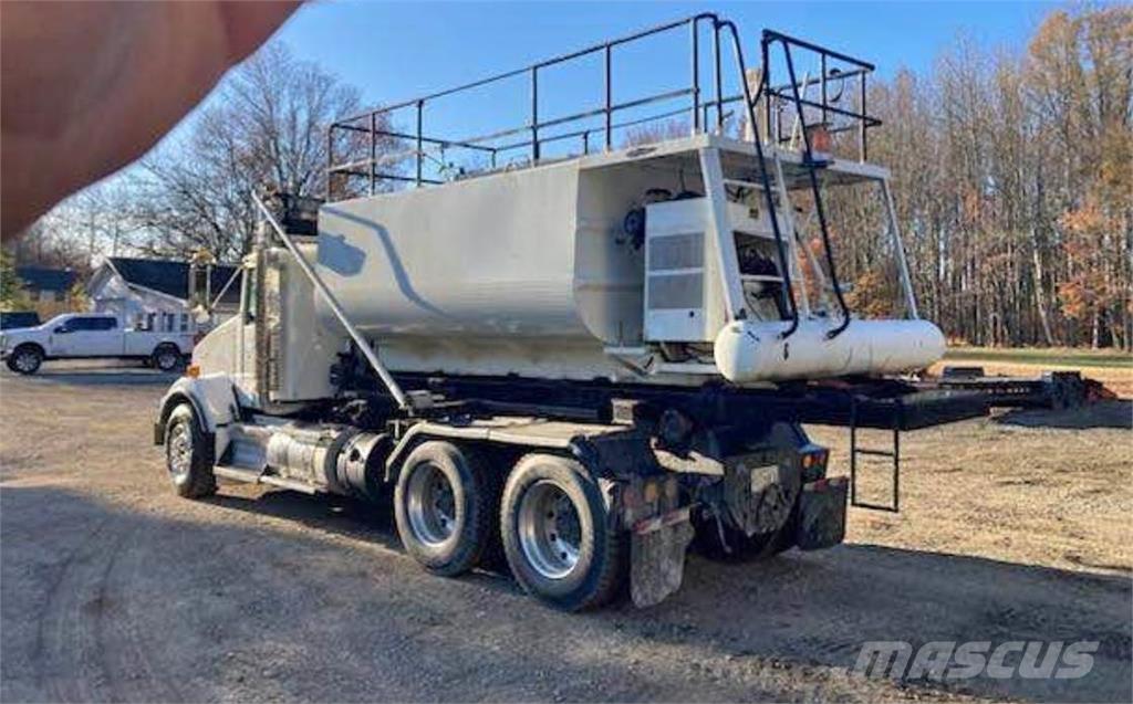 Finn T240 Hopper equipment, blowers and elevators