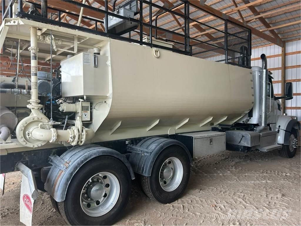 Finn T330 Hopper equipment, blowers and elevators