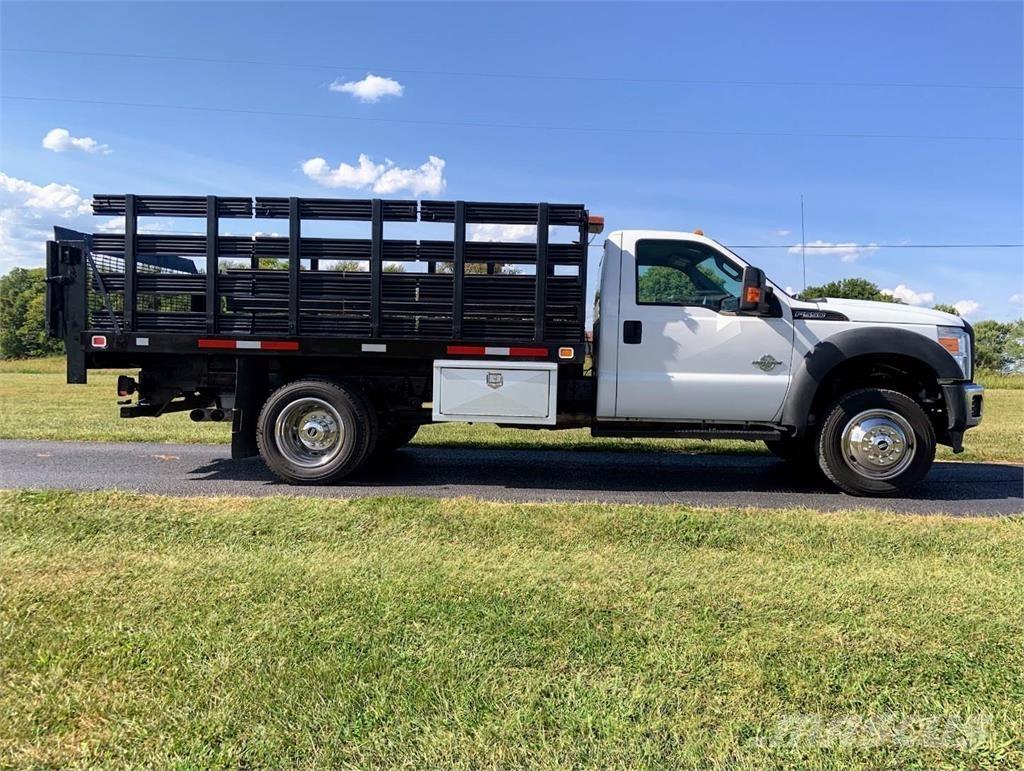 Ford 550 Livestock trucks