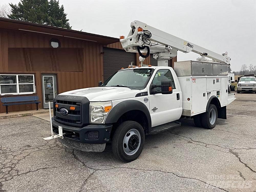 Ford F-450 Truck mounted platforms
