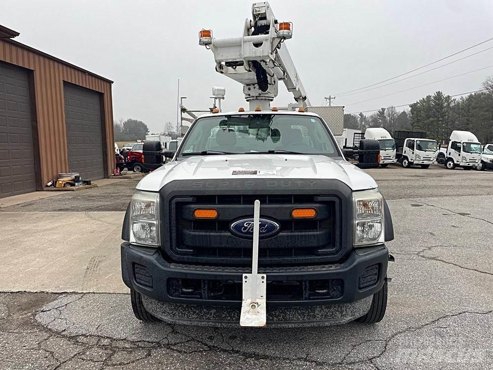 Ford F-450 Truck mounted platforms