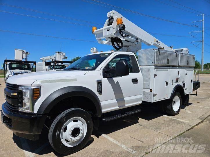 Ford F-450 Truck mounted platforms