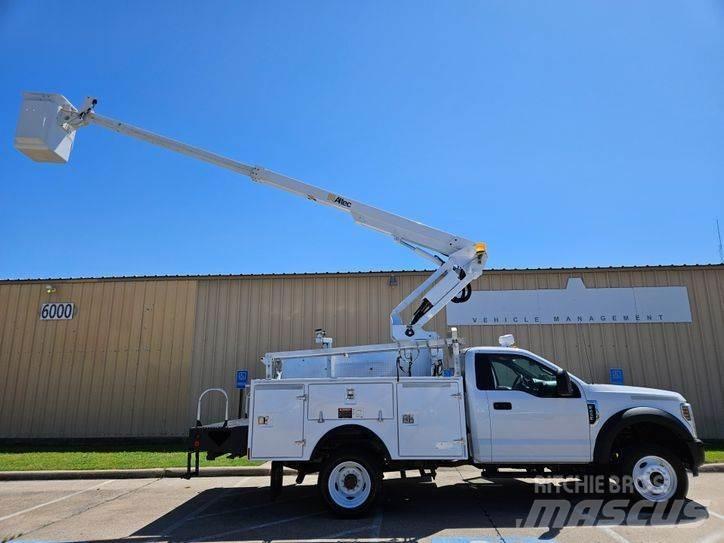 Ford F-450 Truck mounted platforms