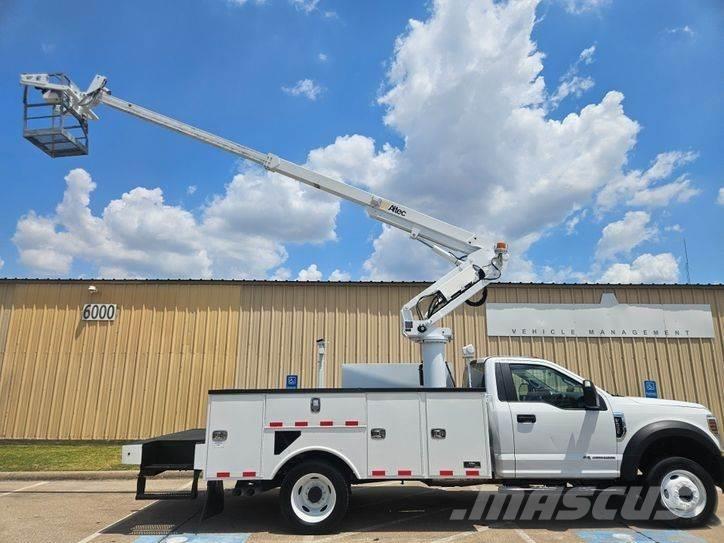 Ford F-450 Truck mounted platforms