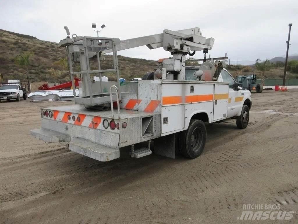 Ford F-550 Truck mounted platforms