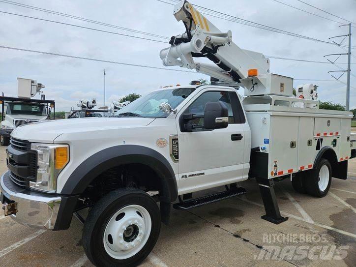 Ford F-550 Truck mounted platforms