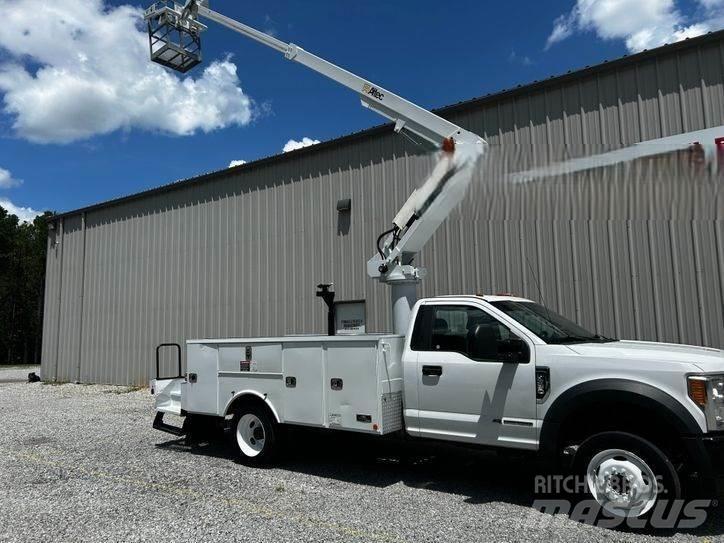 Ford F-550 Truck mounted platforms