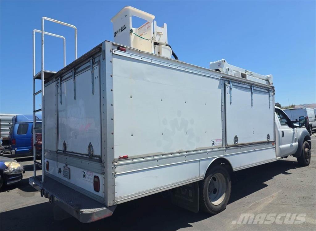 Ford F-550 Truck mounted platforms