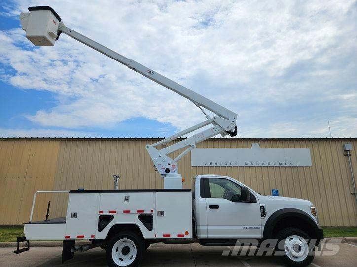 Ford F-550 Truck mounted platforms