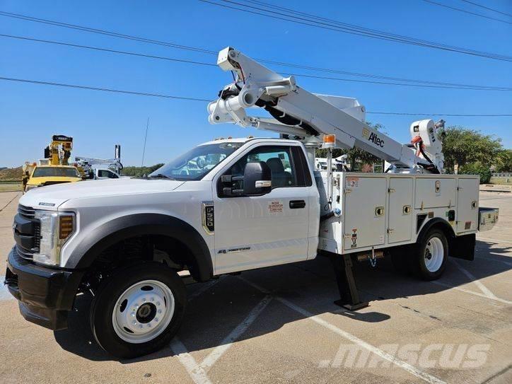 Ford F-550 Truck mounted platforms