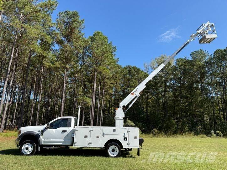Ford F-550 Truck mounted platforms