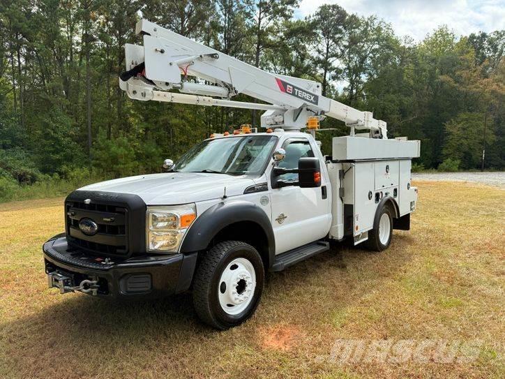 Ford F-550 Truck mounted platforms