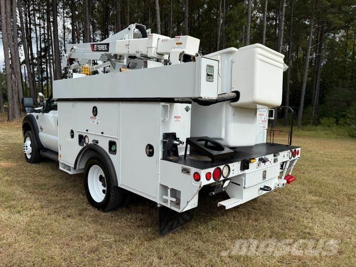 Ford F-550 Truck mounted platforms