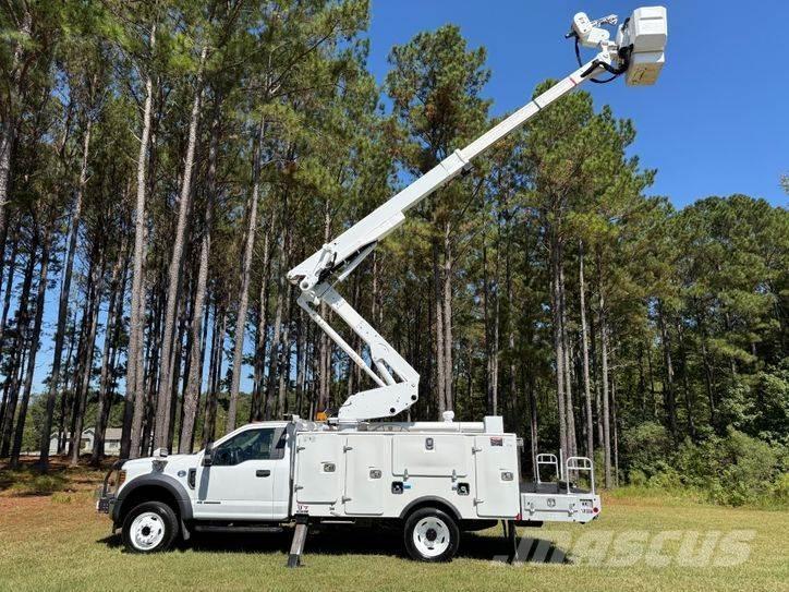 Ford F-550 Truck mounted platforms