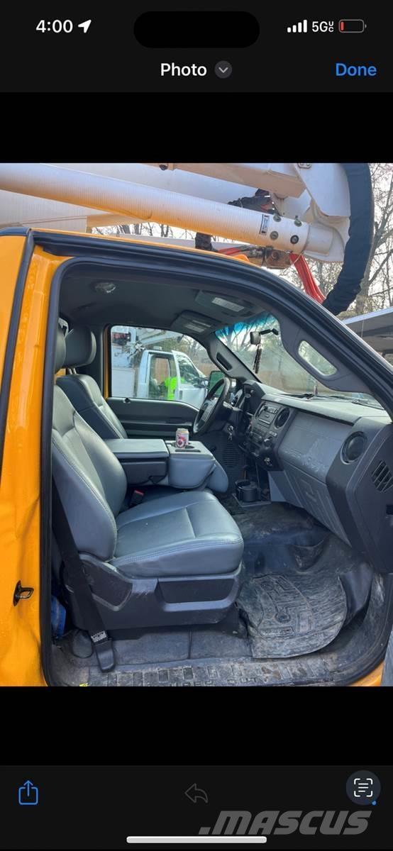 Ford F-550 Truck mounted platforms