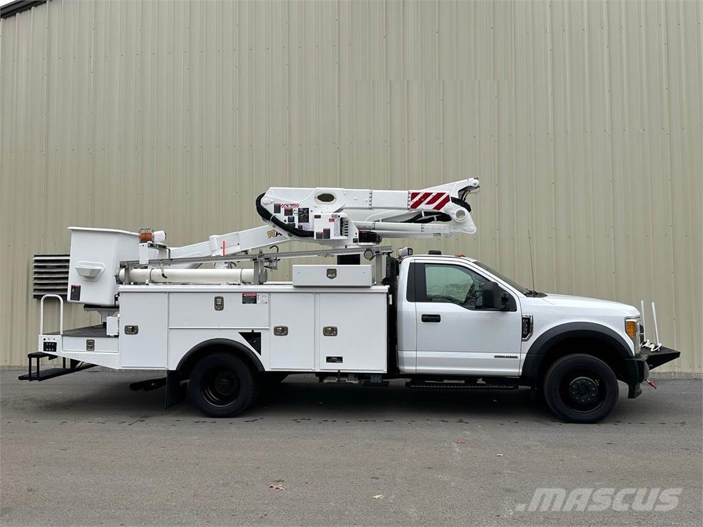 Ford F-550 Truck mounted platforms
