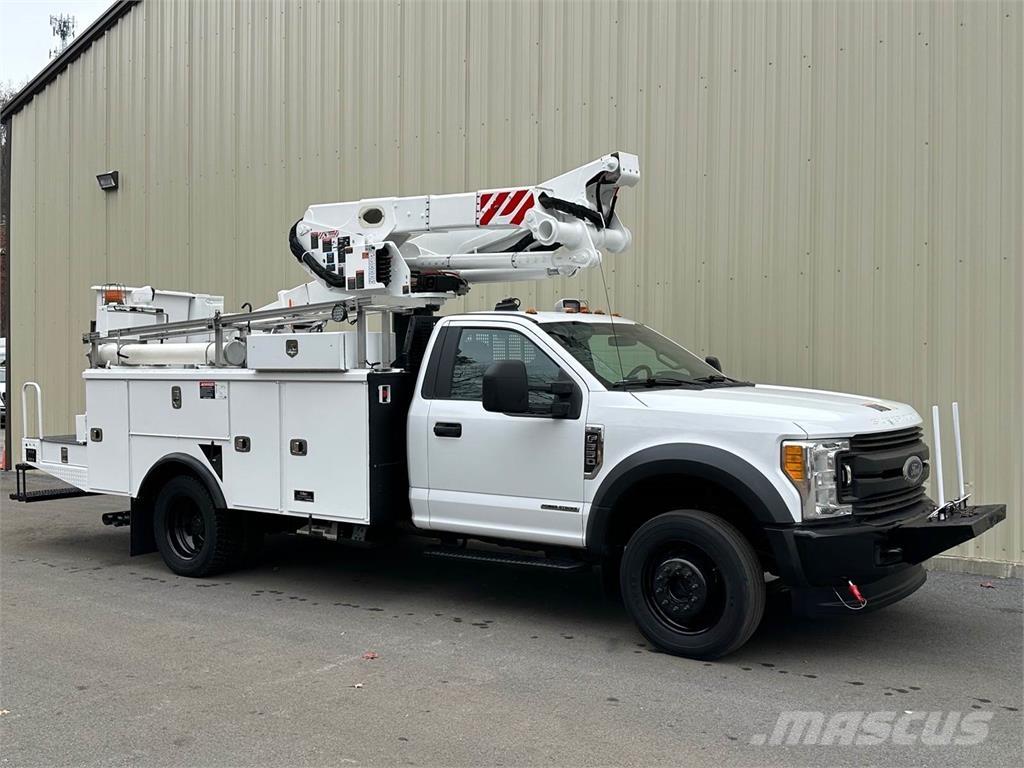 Ford F-550 Truck mounted platforms