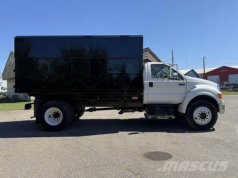 Ford F-750 Wood chip trucks