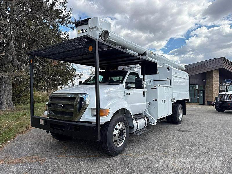 Ford F-750 Truck mounted platforms