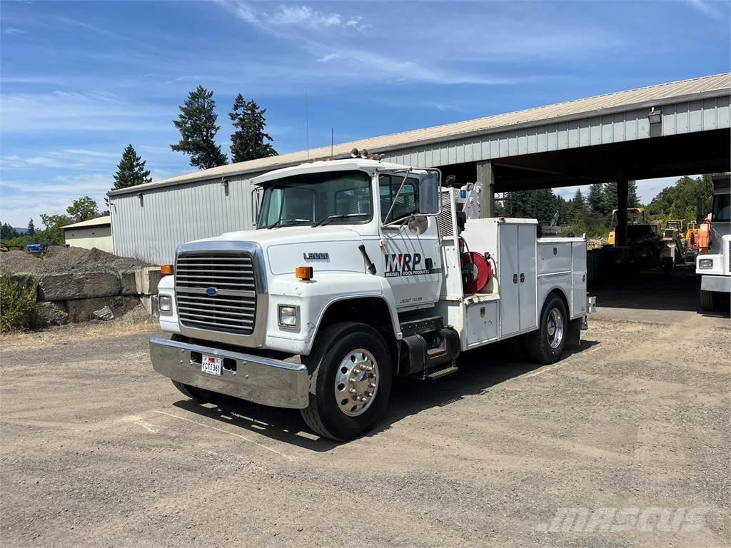 Ford L8000 Municipal / general purpose vehicles