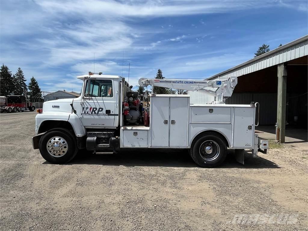 Ford L8000 Municipal / general purpose vehicles