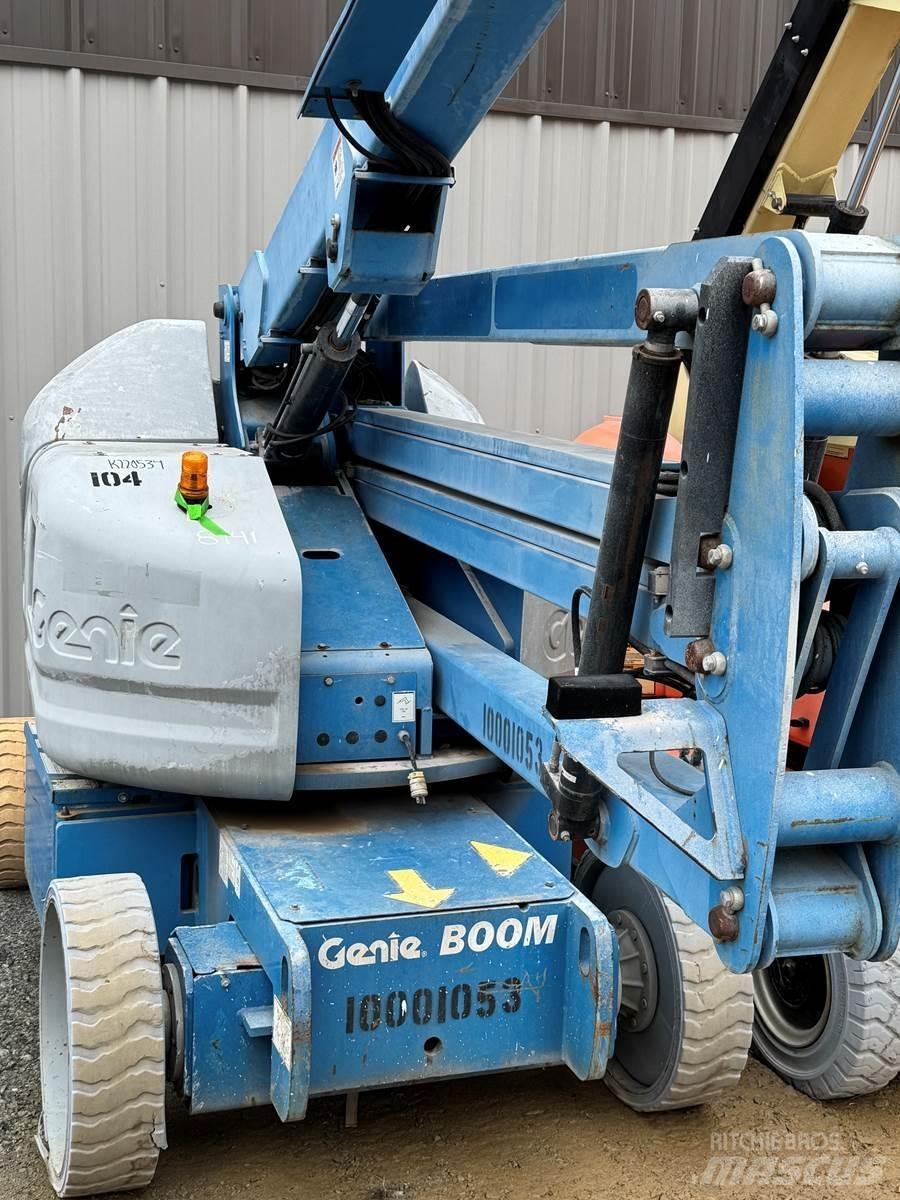 Genie Z45 Articulated boom lifts