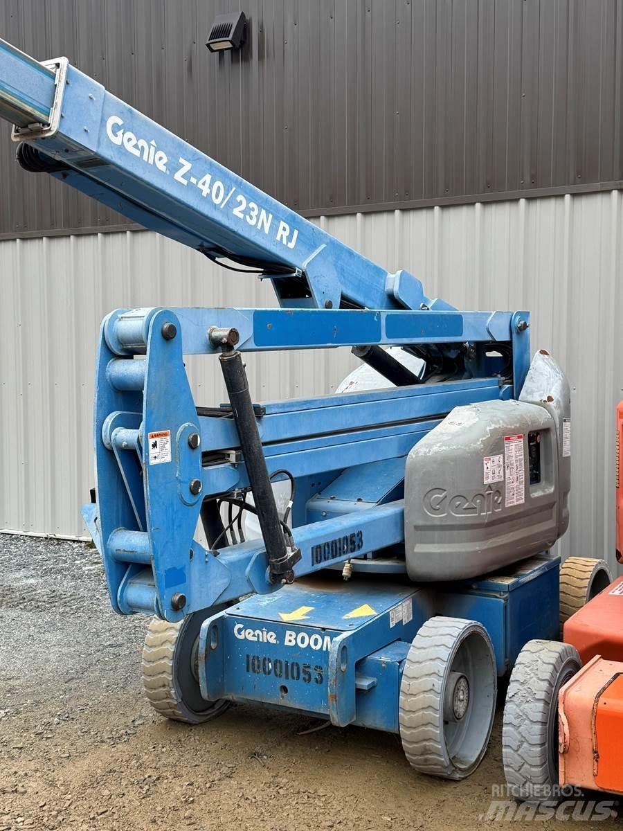 Genie Z45 Articulated boom lifts