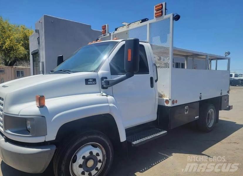 GMC 5500 Truck mounted cranes