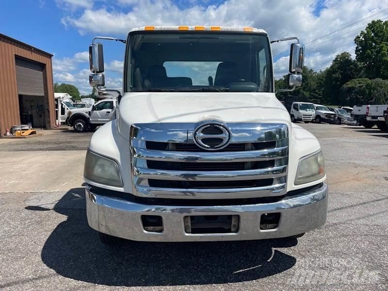 Hino 258 Transport vehicles