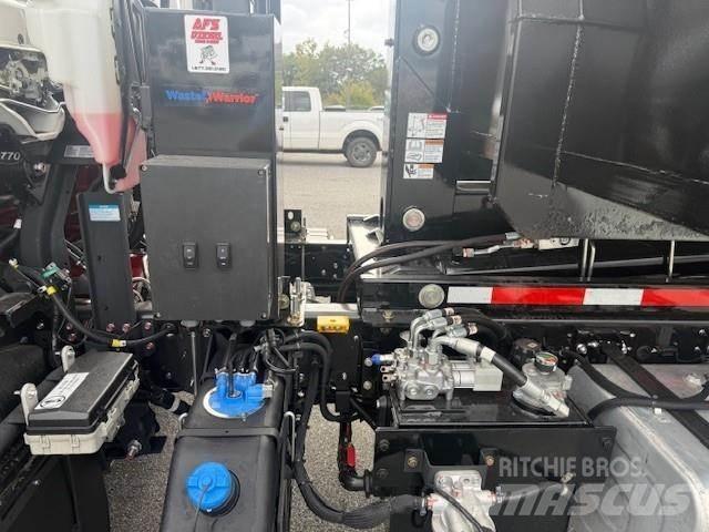 Isuzu FTR Hook lift trucks