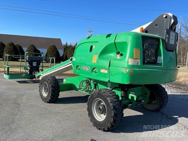 JLG 400S Telescopic boom lifts